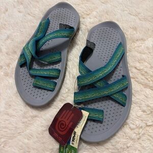 Teva | hurricane sandals strappy toe strap